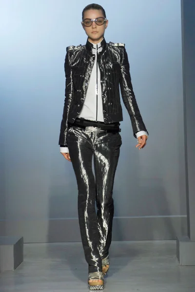 Look 15